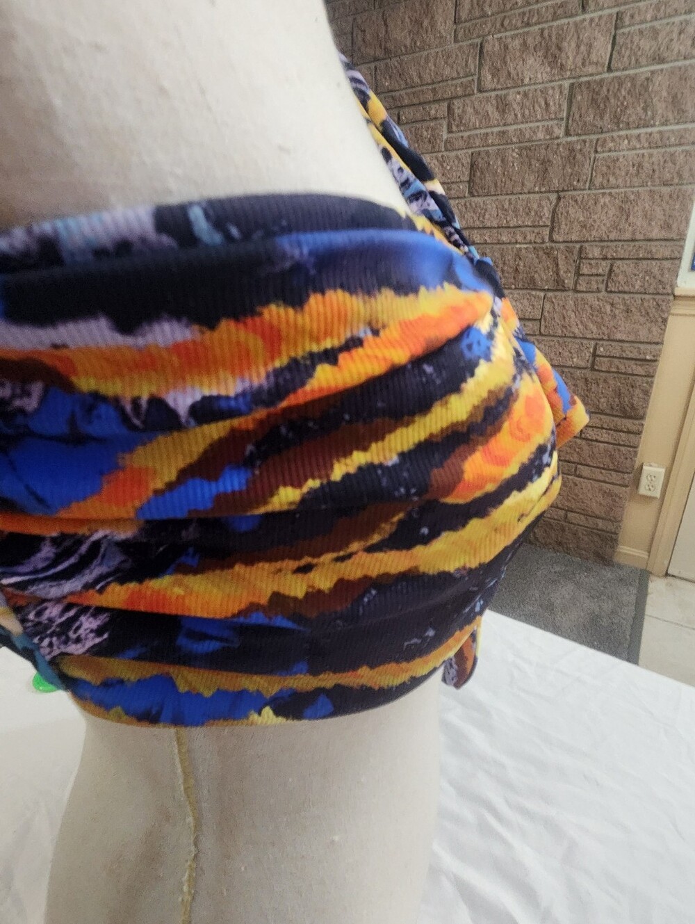Vibrant abstract striped bikini top. Features bold : Icon Swim Multicolor Xl Nwt